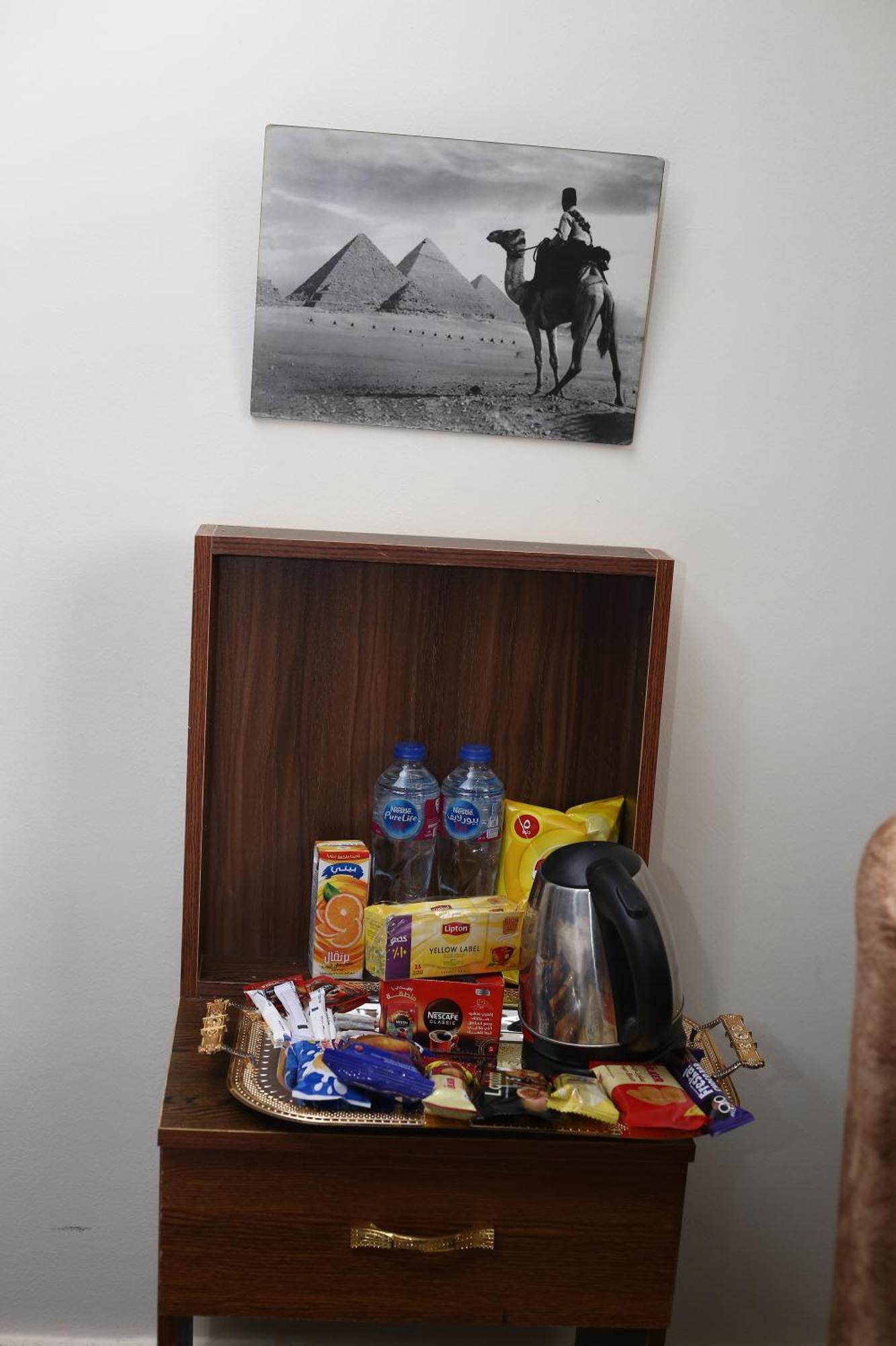 Pyramids Show Hotel Kafret el-Gabal المظهر الخارجي الصورة
