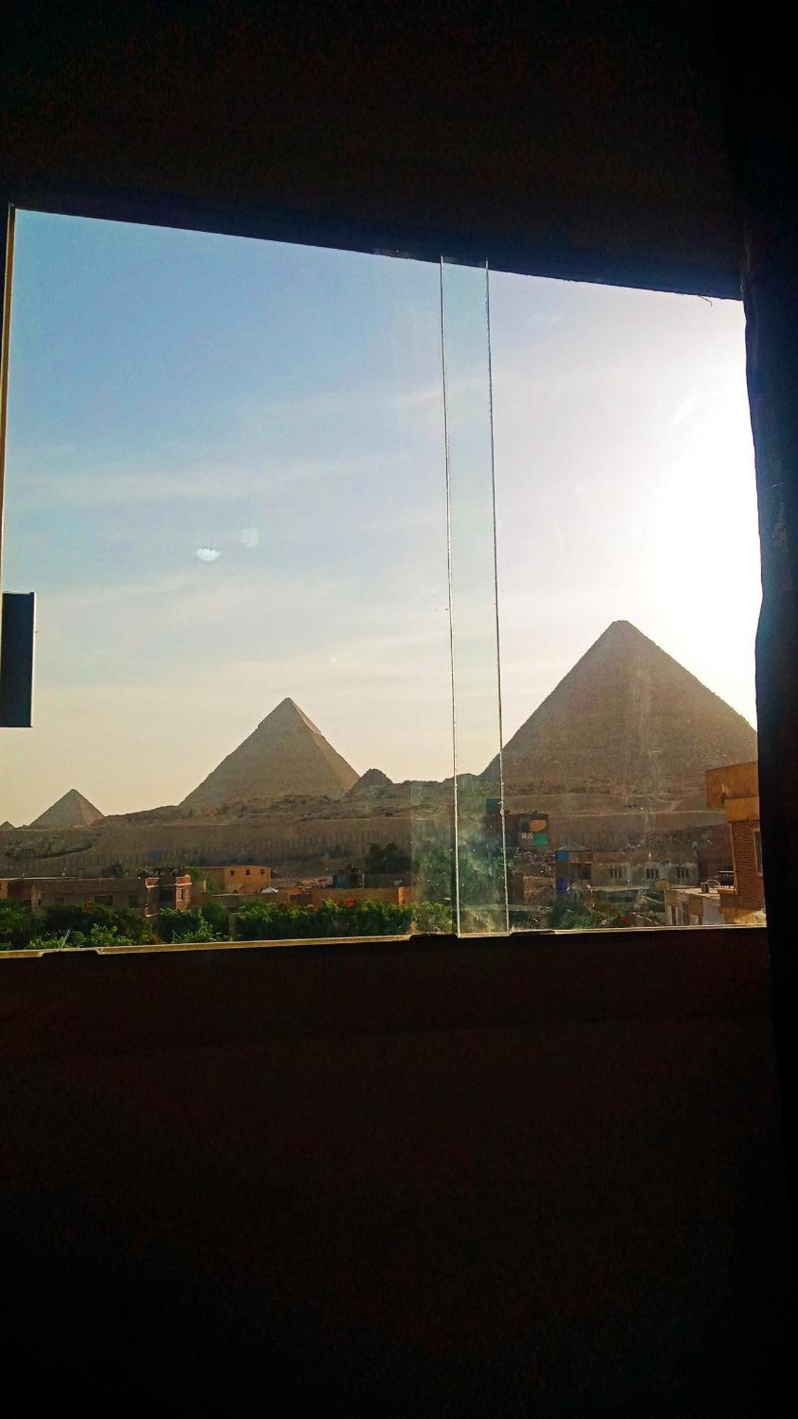 Pyramids Show Hotel Kafret el-Gabal المظهر الخارجي الصورة