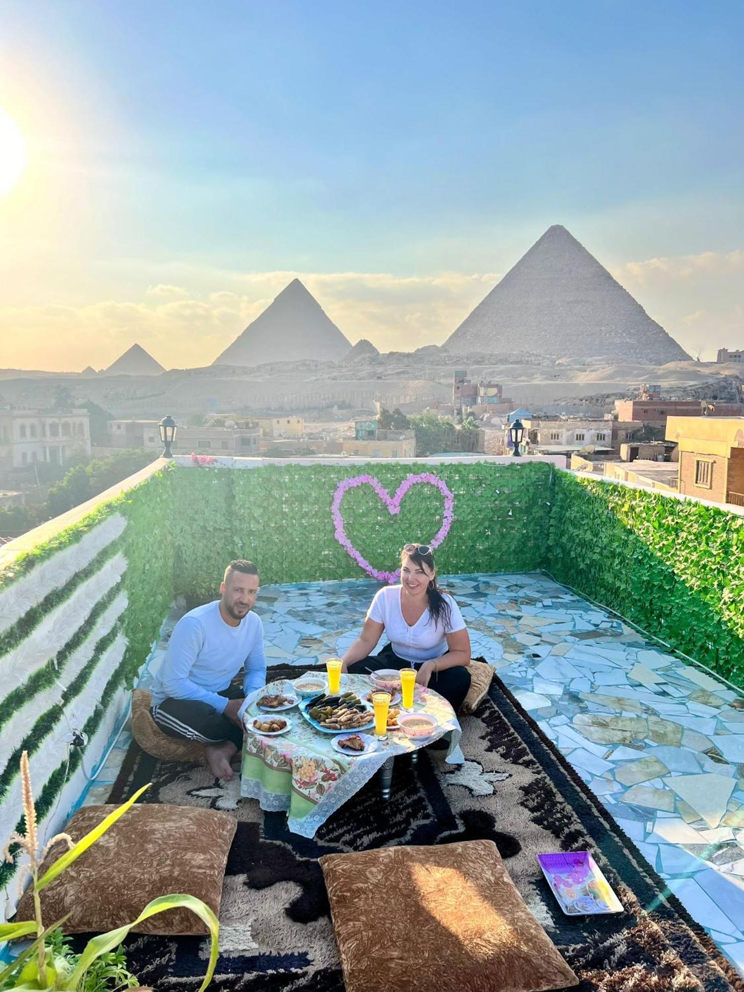 Pyramids Show Hotel Kafret el-Gabal المظهر الخارجي الصورة