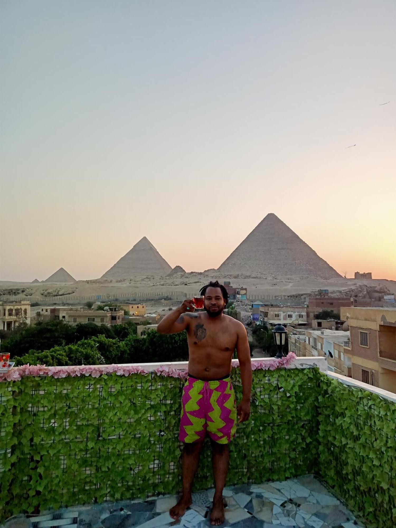 Pyramids Show Hotel Kafret el-Gabal المظهر الخارجي الصورة