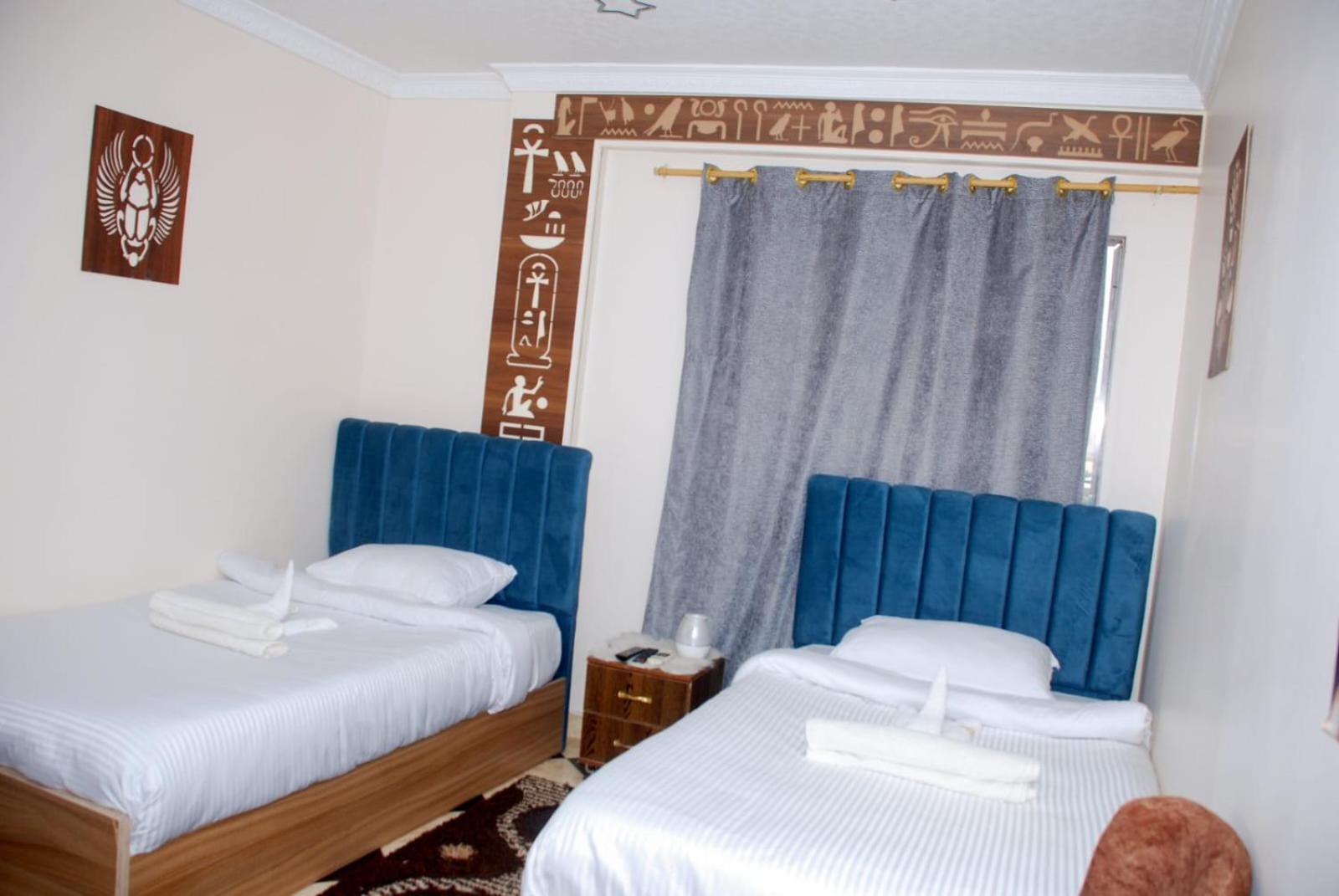 Pyramids Show Hotel Kafret el-Gabal المظهر الخارجي الصورة