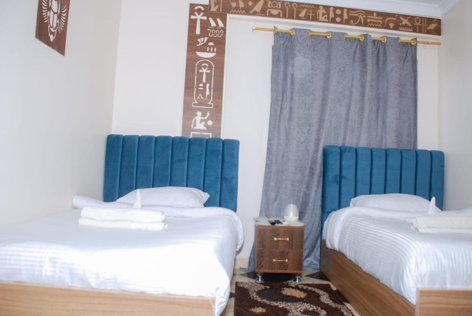 Pyramids Show Hotel Kafret el-Gabal المظهر الخارجي الصورة