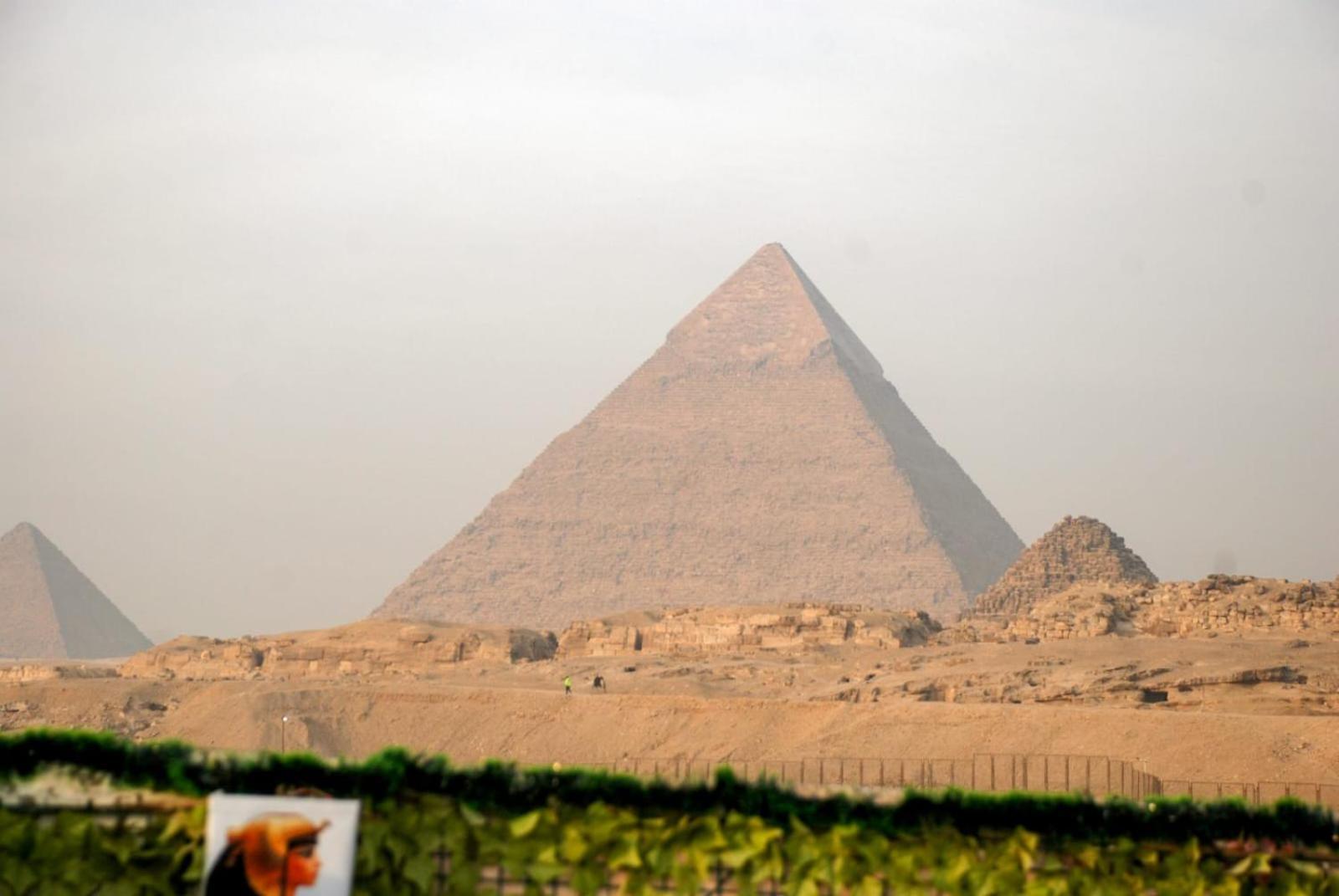 Pyramids Show Hotel Kafret el-Gabal المظهر الخارجي الصورة